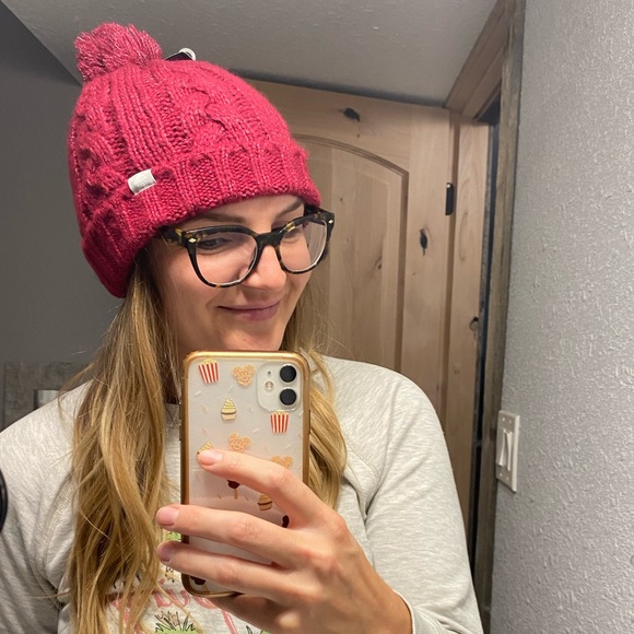 NWT ADIDAS Golf Pom Beanie - Picture 8 of 8